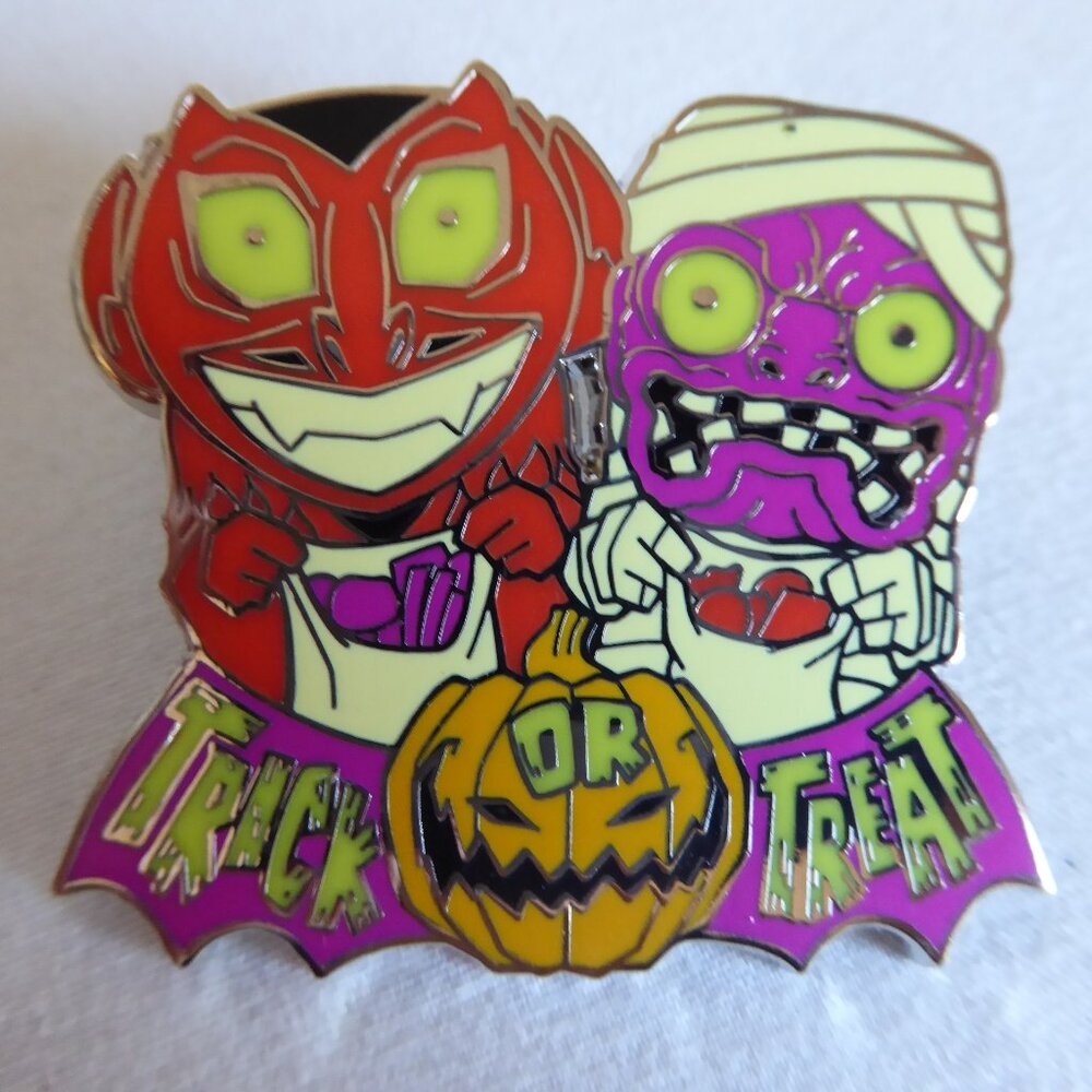 NEW 2021 TRICK OR TREAT VAMPIRE MUMMY PUMPKIN CERAMIC TIKI MUG SET + BONUS PIN - Picture 13 of 14